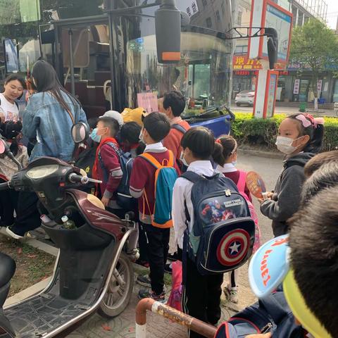 “亲近自然，快乐研学”——联小二（1）扬州春游记