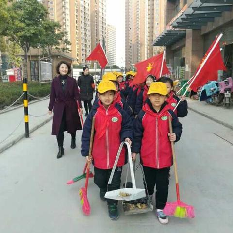 认真学习十九大精神 做新时代的好少年——商丘市第一回民小学开展学雷锋志愿者服务活动