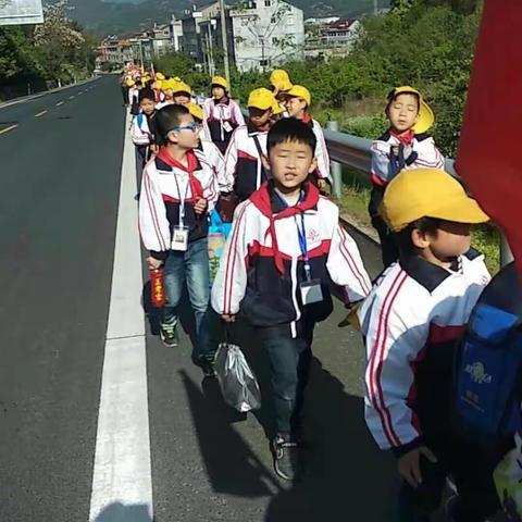 括苍中心小学五一班春日郊游活动