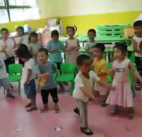 缤纷夏日—记凤达滨河幼儿园趣味暑期班