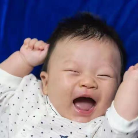 外孙毛毛百日了