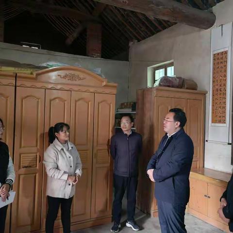 新乡县乡村振兴局利用国庆假期下乡开展防返贫动态监测帮扶第二轮排查暨信息采集培训工作