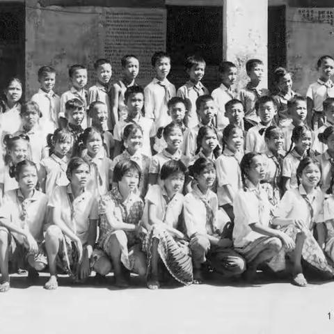 光阴似箭，曾记否，海口市十小的伙伴们，随着时间的推移，但我们的友情越来越牢固……