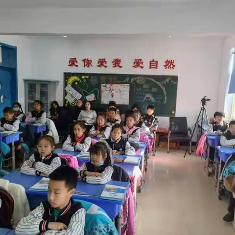 同课展风采 异构促成长——记城南小学学科教研活动