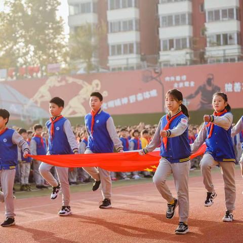 “承担少年责任，不负韶华使命”——济南泉景中学小学部六（7）中队主题升旗仪式