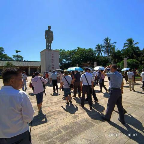 不忘初心 ，   重温誓言