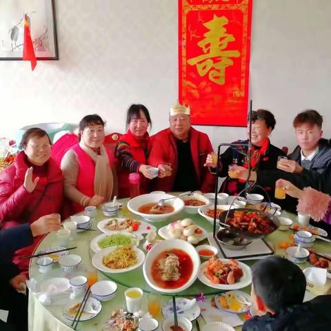 屈淼先生七十岁生日寿晨(2020.1.27农历正月初三)在汉江边(江景苑)举办。