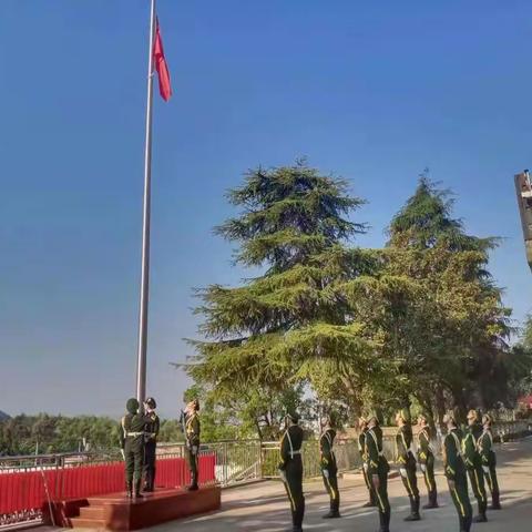 青春献礼二十大，强校有我新征程暨团委会学生会宣誓——湘潭县五中升旗仪式