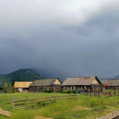 我们住进了喀纳斯的小木屋