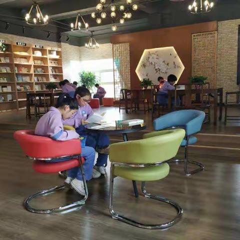 实验中学八年级A部“读书伴我成长”主题演讲比赛