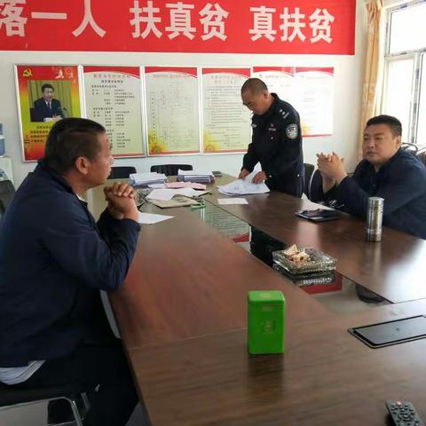 践行“不忘初心、牢记使命”主题教育活动，区公安分局夏德新局长到深井镇入村走访