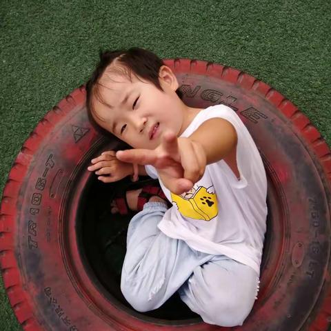 我是快乐的小天使，让我带您一起玩吧