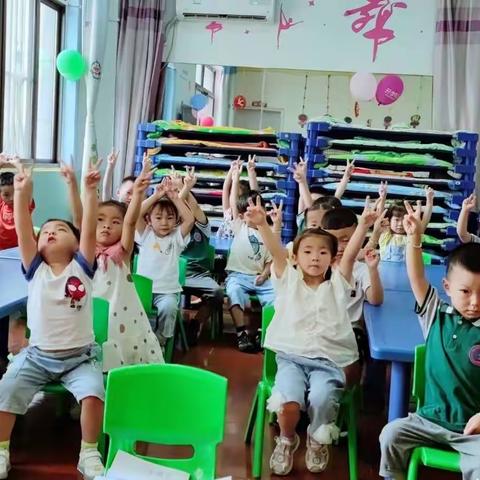 我们生在红旗下，长在春风里。人民有信仰，国家有力量。目光所至，皆为华夏。