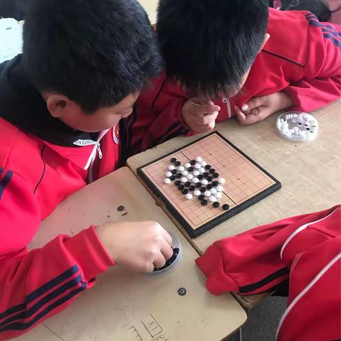 活泼的五子棋社团