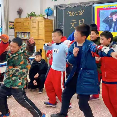 怦然“新”动、“年”味十足——记1702班庆元旦活动