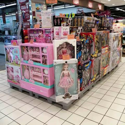 服装休闲用品陈列图片