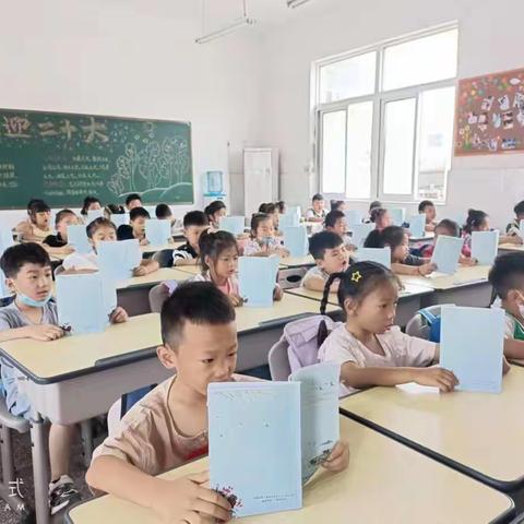萌娃驾到 元气满满——记录一年级新生点滴成长