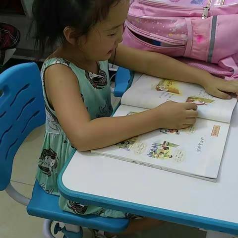 小学生上学录