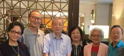 老旅友们再次相聚，不亦乐乎！