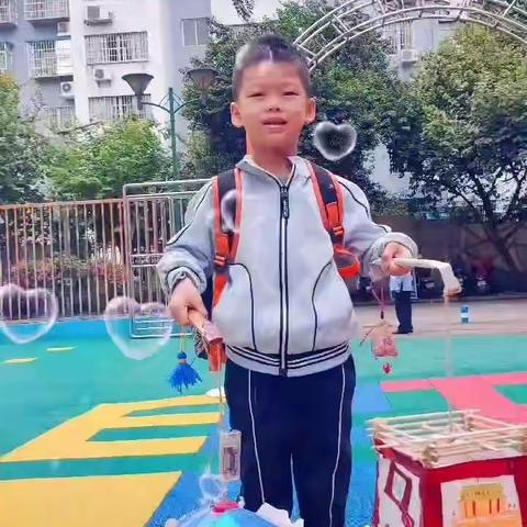 行知和谐幼儿园学二班“庆国庆，迎中秋”活动