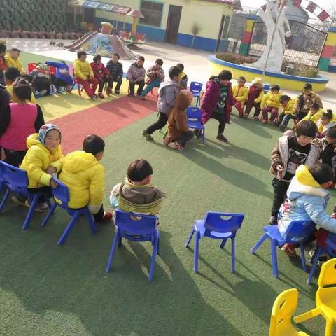 快乐游戏的时候都乐开了花，每个孩子天真可爱的笑脸都深深刻在老师的脑海里。（副本）