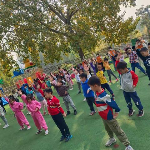 早操展风采，运动促成长——小牛顿幼儿园早操评比活动