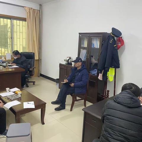 积极应对降雪天气       全力保障道路安全畅通