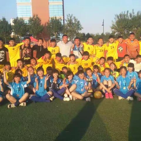 怒放的生命～雷中足球队男子亚军女子第五名