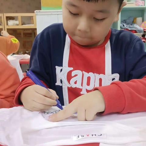 童话世家幼儿园 大一班  我制作的运动服