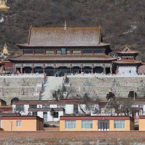 名胜古迹－根坯庙：《七年级一班—于馨然》