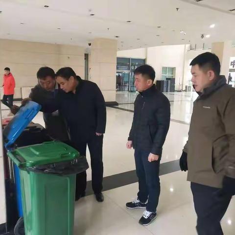 市生活垃圾分类领导小组成绩督导组对我市主城区各社区、街道、公共机构进行督导考核