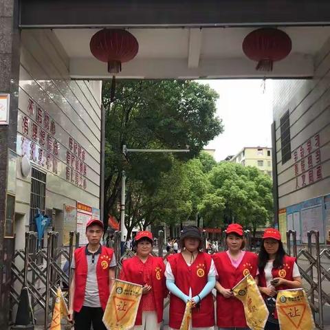 美，就在我们身边——记实验小学1910班本学期第三次家长志愿者安全护岗活动