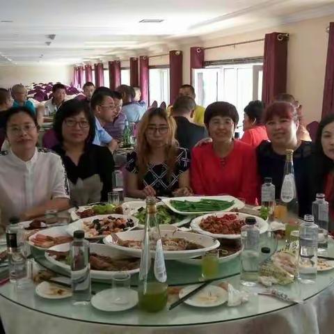最美同学情，放飞子女梦