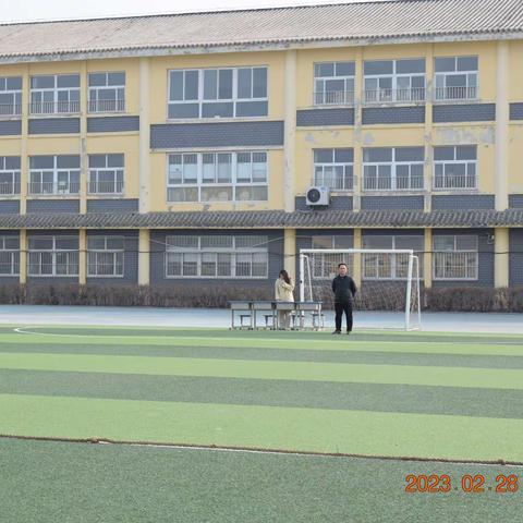 四女寺镇中心小学春季拔河比赛