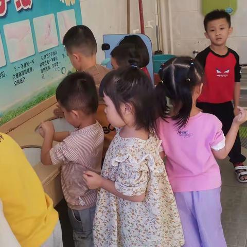 幸福第二幼儿园大4班10月生活点滴