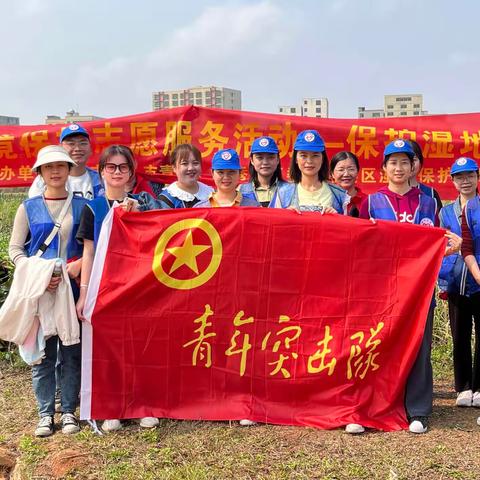 海口市第三人民医院共青团开展3月5日“学雷锋纪念日”志愿服务活动