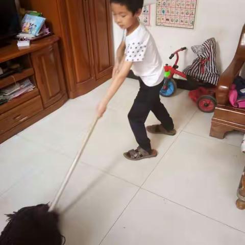 百善孝为先---母亲节的献礼 崔炉小学二（2）班