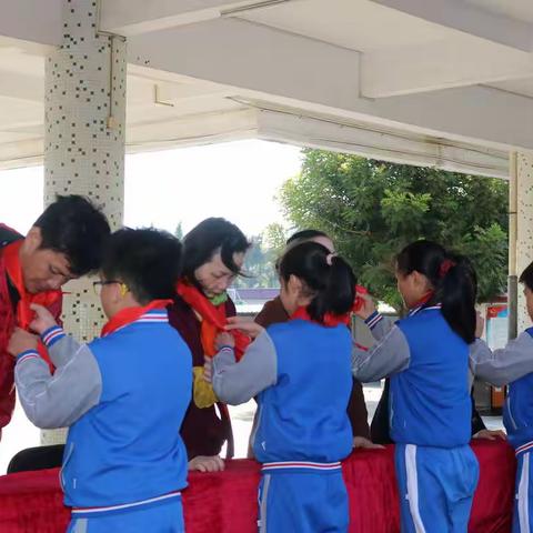 “领巾飘扬、梦想启航”少先队入队仪式