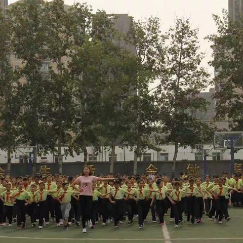 昌平区实验学校小学部田径运动会三年级组美美哒～