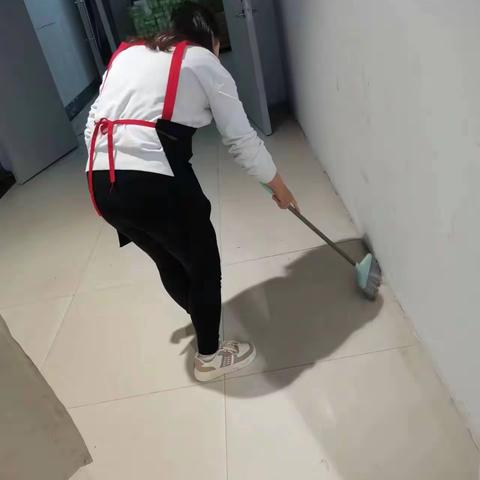 安福寺店周一卫生大扫除