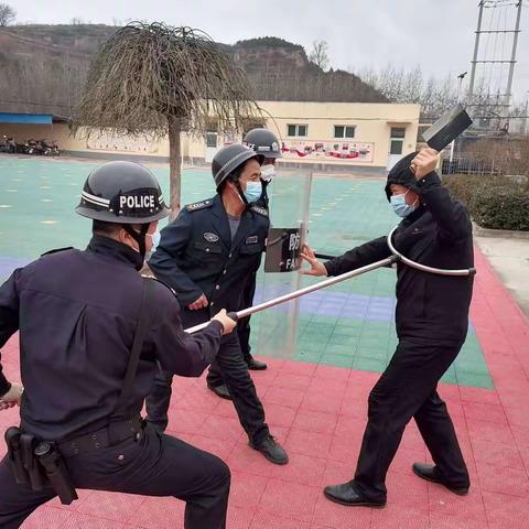 警察叔叔进校园，防恐安全与你“童”行