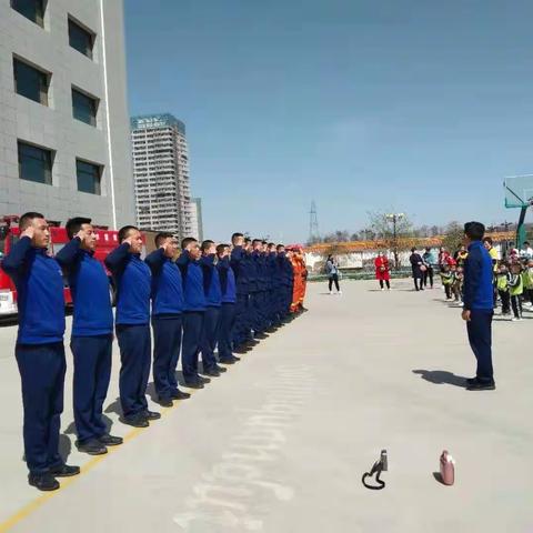 陇顺幼儿园大三班参观榆中消防大队活动