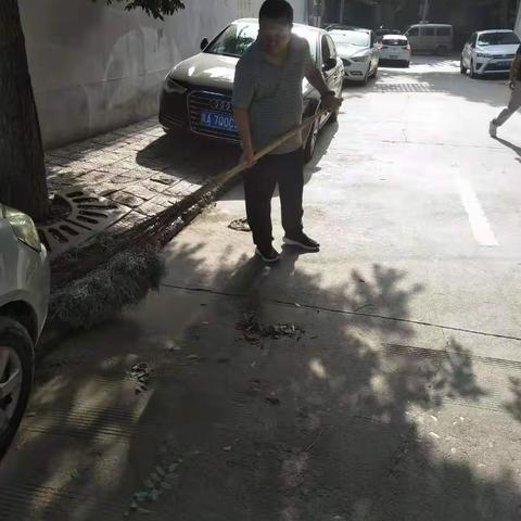 区残联迎国卫复审持续开展路长制工作巡查