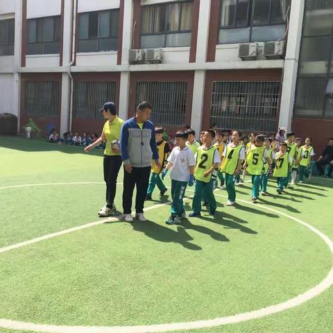 我是实小之花，绽放足球赛场！