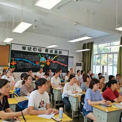 正确使用一体机，高效服务于课堂——记人民路小学2021学年第一次校本研修活动