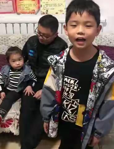 Introduce my family to transmit love（介绍家人，传递爱）---泰安市崇仁学校三年级英语学科活动记录