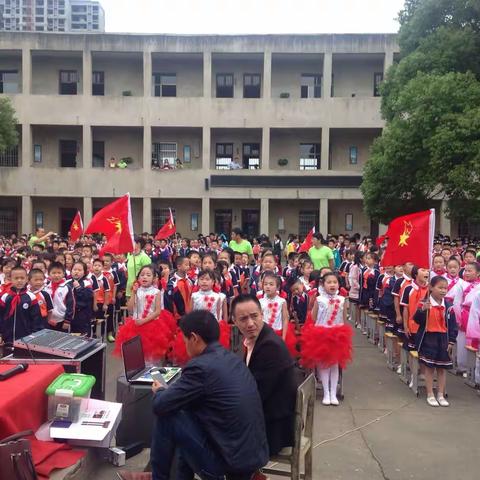 银三角实验学校举行“和祖国一起成长”庆“六一”文艺汇演