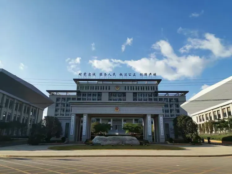 向往警校,梦圆红河