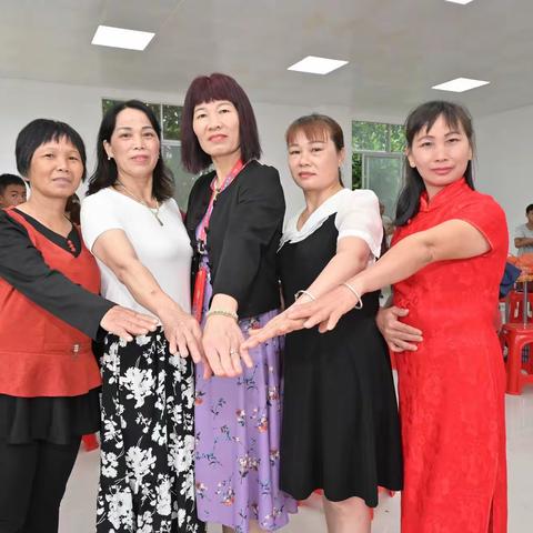 双捷镇茶水村首次外嫁女回娘家聚会（第二辑：姐妹合影)