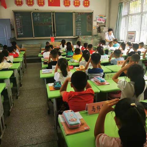 乌海市实验小学开展一年级新生眼保健操培训